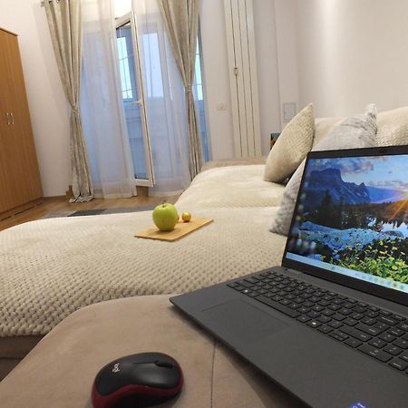 E&C Aparthotel Bucharest Mall, Unirii Area Екстер'єр фото